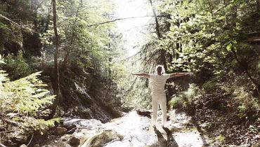 Yoga im Wald