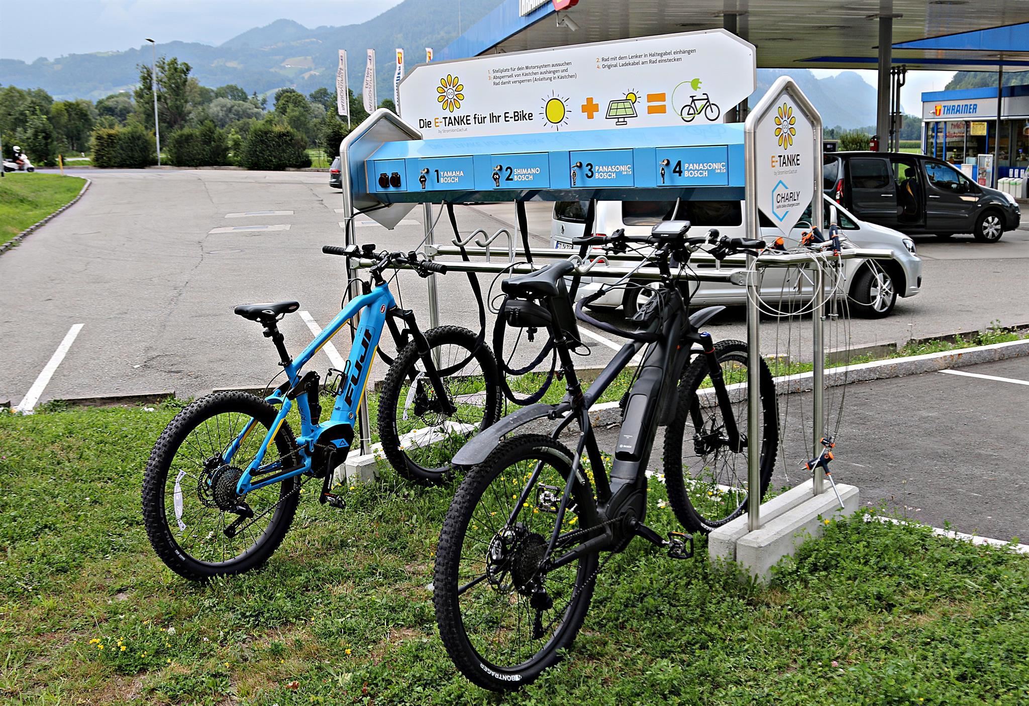 E-Bike Akkuladestation & Werkzeug - Tankstelle Thrainer